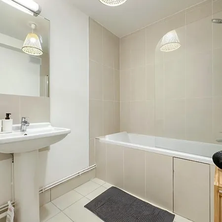 Flexliving - - Lourmel Hébergement de vacances Paris